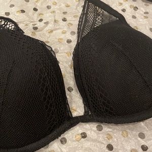 Victoria Secret NWOT Incredible Push-Up bra 34C